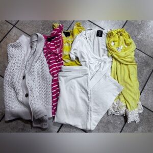 Women’s Comfort Clothing Bundle
4 Blouses, 1 Sweater and 1 pair of leggings